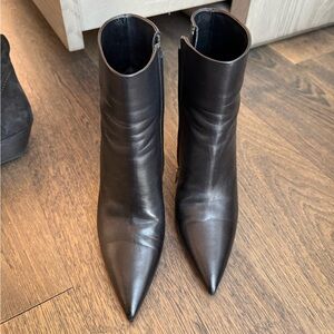 Saint Laurent Kiki black leather ankle boots 39
